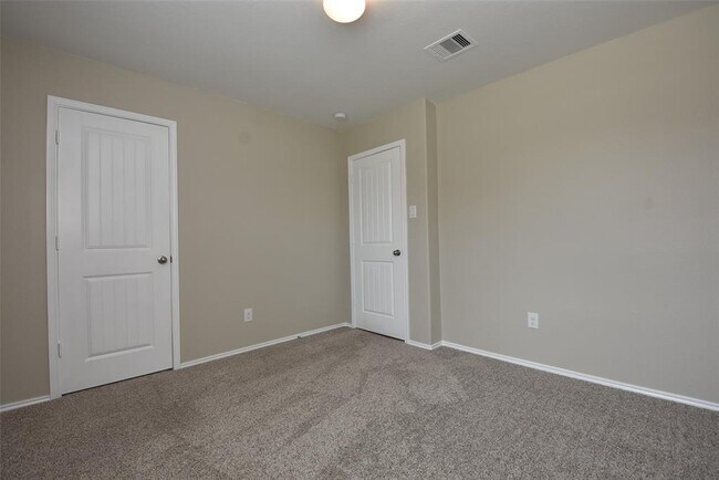 Building Photo - 502 Poppy Field Ct