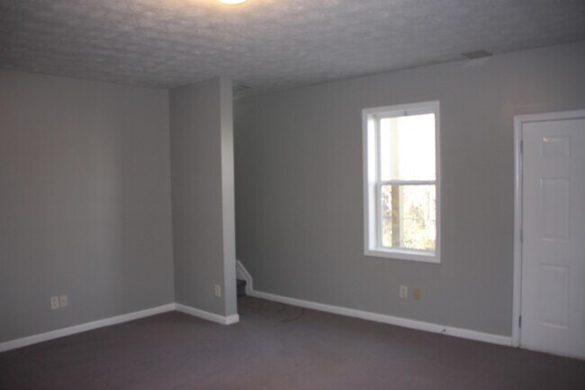 Building Photo - 2939 Stonecrest Ln