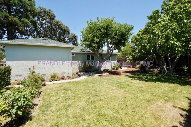 Building Photo - Quality Home in Santa Veneita with Amazing...