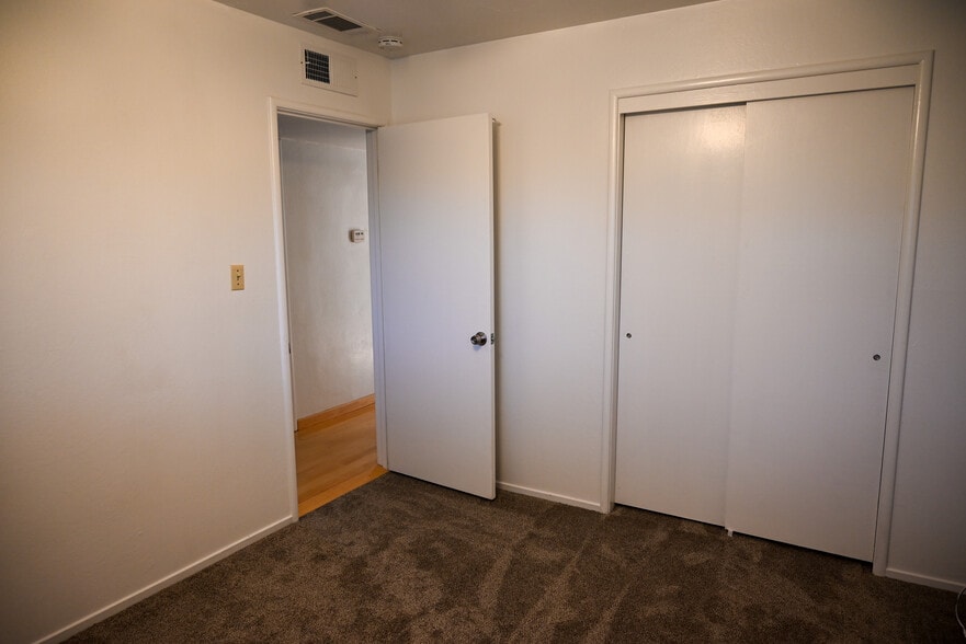 Bed 2 - 881 W Rialto Ave