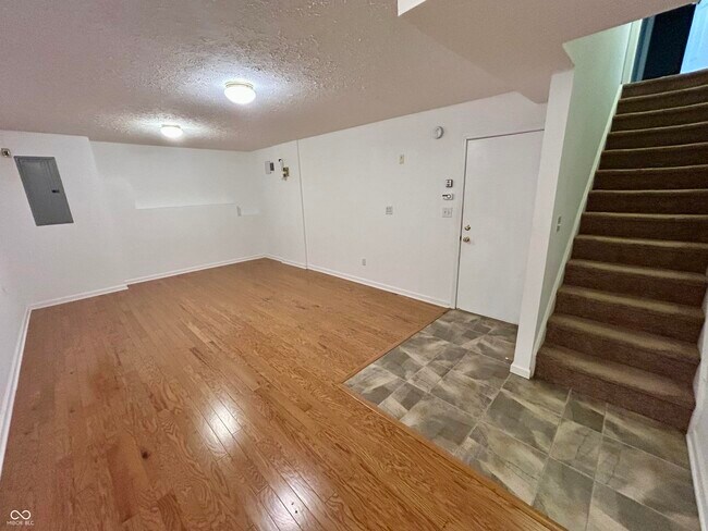 Building Photo - 3078 Armory Dr