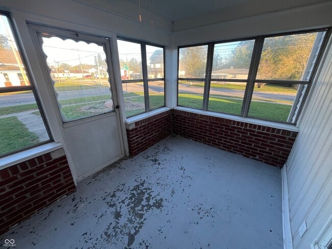 Building Photo - 501 E Main St