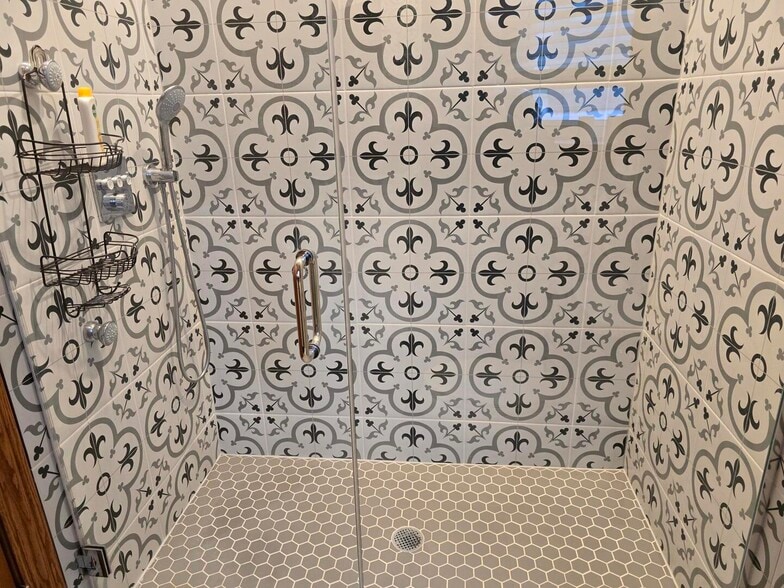 Building Photo - 4414 N Clark St