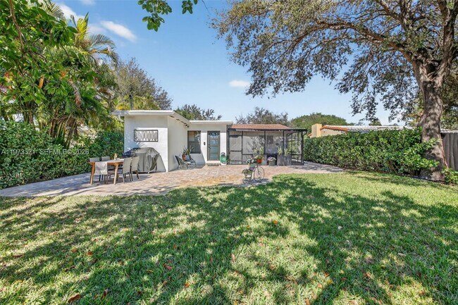 Building Photo - 252 SW 23rd St