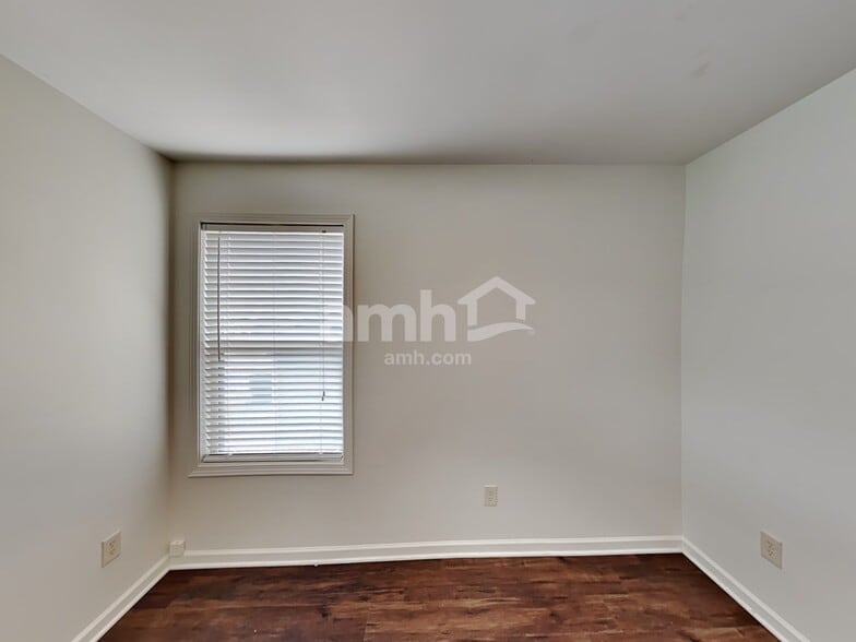 Building Photo - 429 Belmont Way