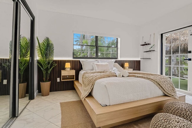 Building Photo - 20140 NE 25th Ct