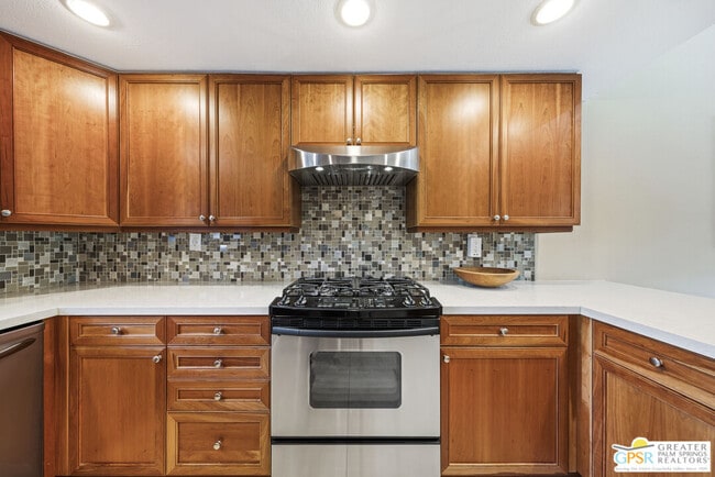 Building Photo - 1183 Tiffany Cir N