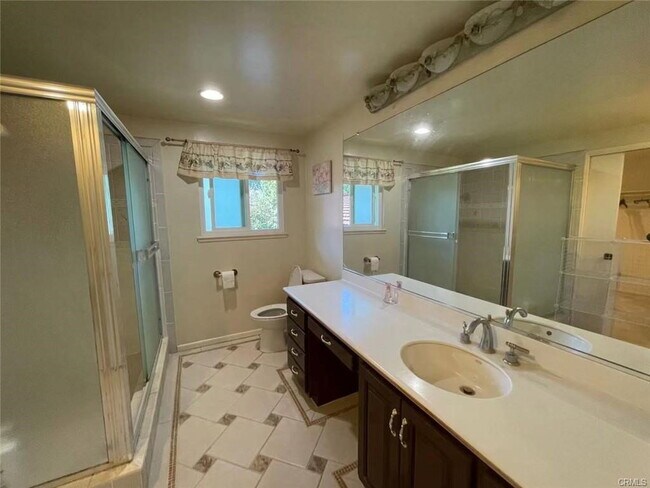 Building Photo - 1420 Kensington Dr