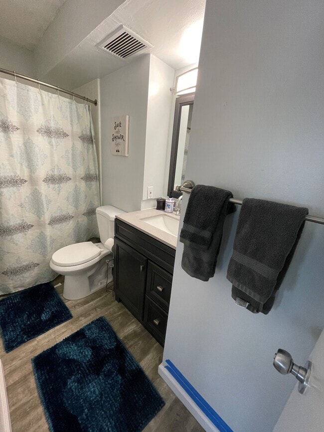 Building Photo - Ala Wai Townhouse