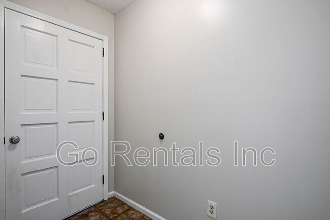 Building Photo - 122 Old Spanish Trail