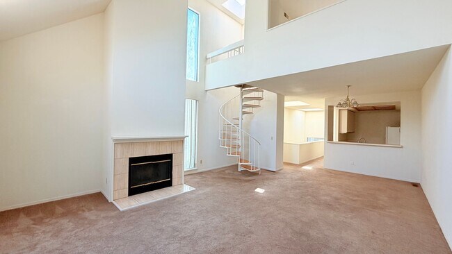 Building Photo - 15 Invincible Ct