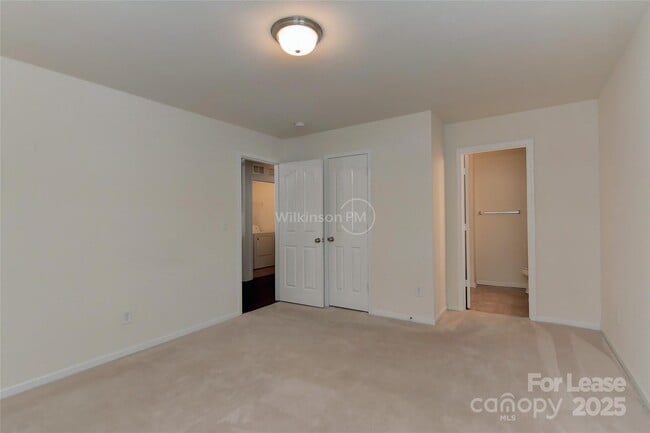 Building Photo - 9409 Pond Vista Court