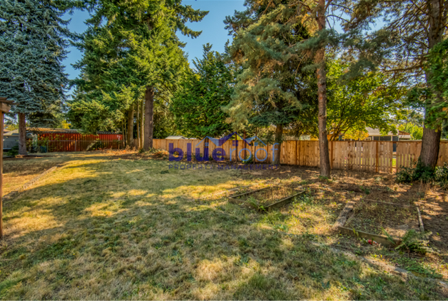 Building Photo - 10626 NE Knott St