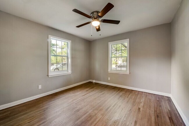 Building Photo - Freshly renovated!!! 3 Bed 1 Bath 1040 sqf...