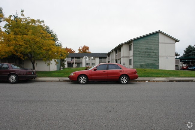 Building Photo - University Apartments