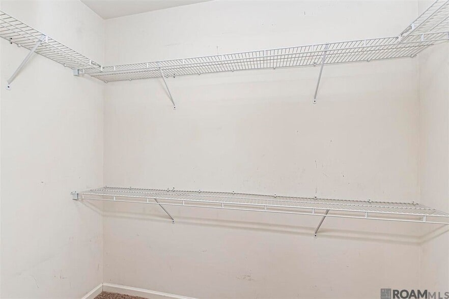 Building Photo - 9015 Westlake Ave