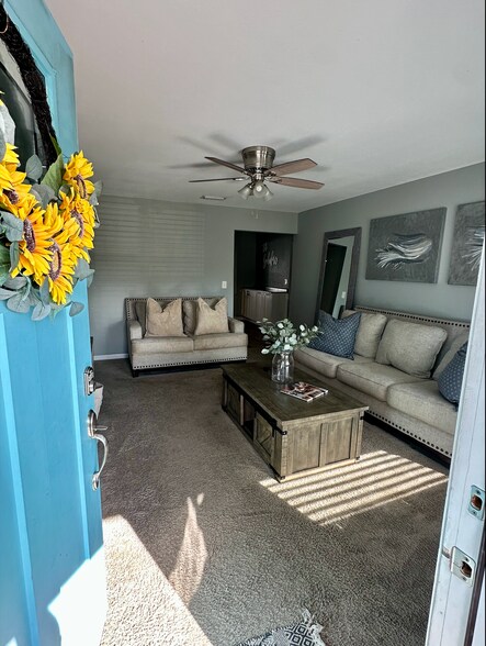 Building Photo - 6206 S Church Ave