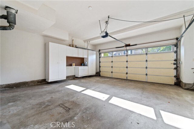 Building Photo - 31 Versailles