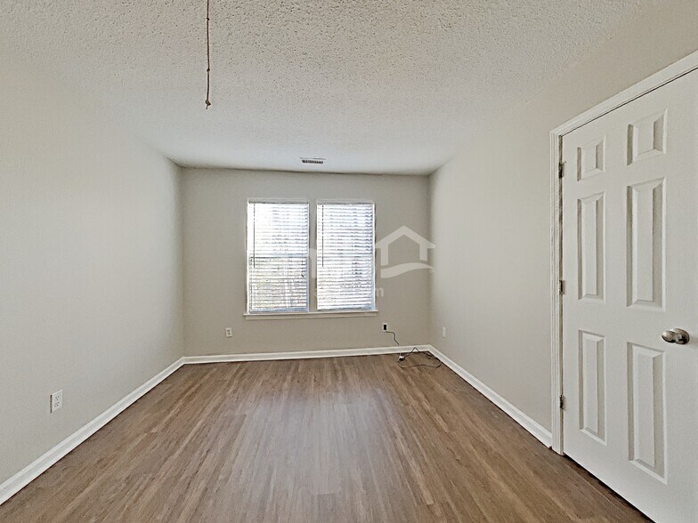 Building Photo - 1301 Sweetgum Ln