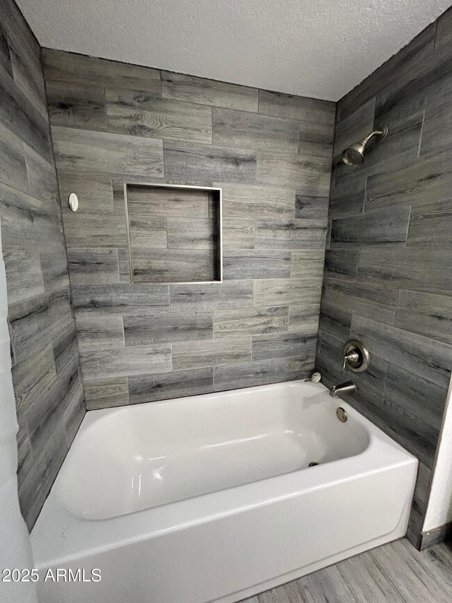 Building Photo - 413 W Piute Ave