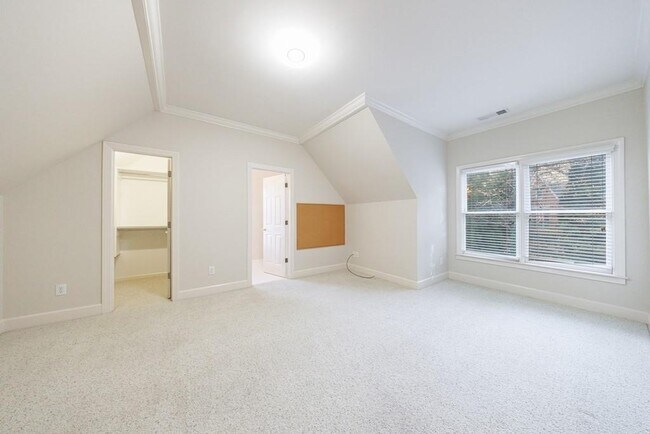 Building Photo - 2883 Thurleston Ln