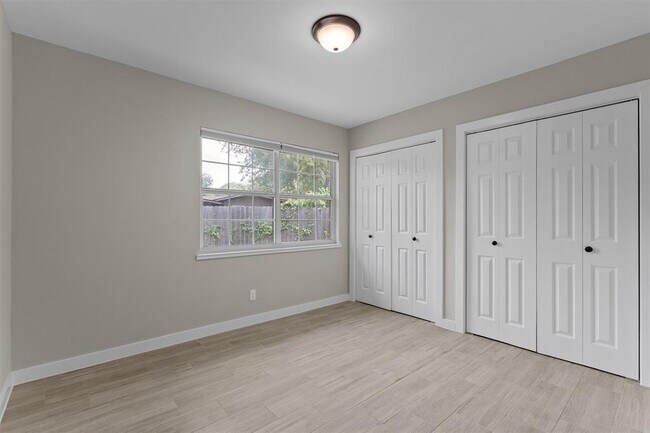 Building Photo - 7707 Robalo Rd