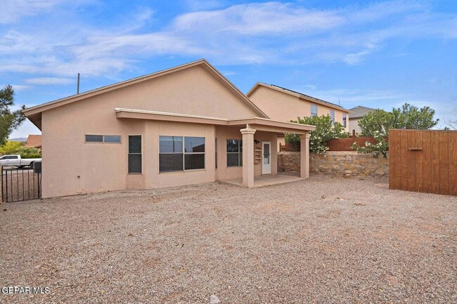 Building Photo - 7412 Mesquite Flor Dr