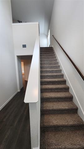 Building Photo - 3904 Oak Crk Cir