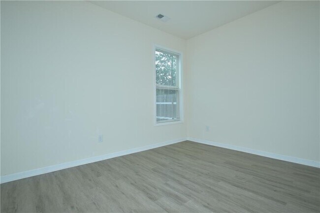 Building Photo - 3094 Tofte Dr