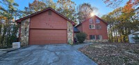 Building Photo - Three Bedroom, Three Bath Home Available w...