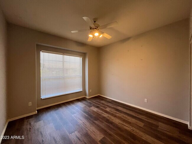 Building Photo - 721 E Jasper Dr