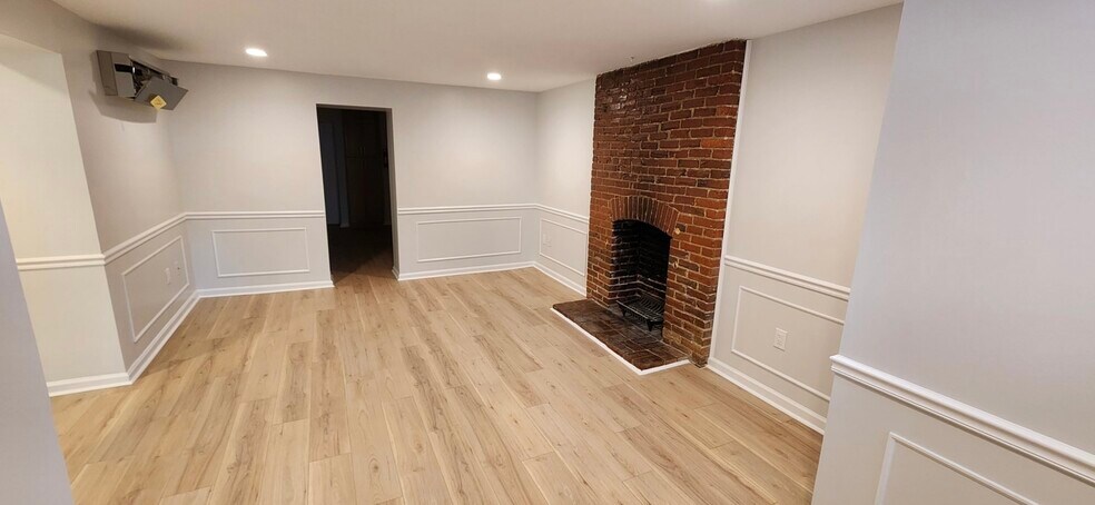 Building Photo - 1758 Swann St NW