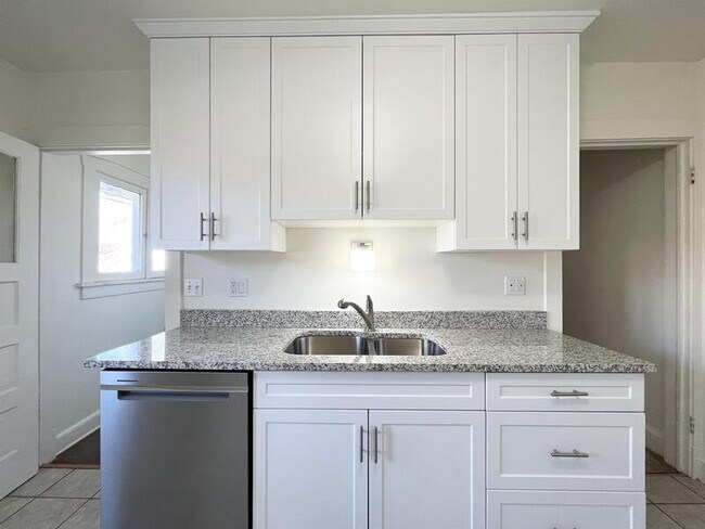 Building Photo - 361-361 Williams Ave S