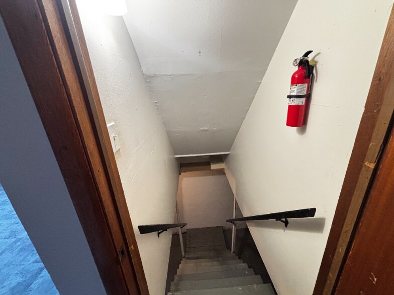 Building Photo - 1862 Kentwell Rd