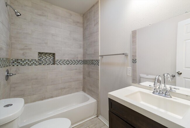 Building Photo - 1230 Chalmers Ave