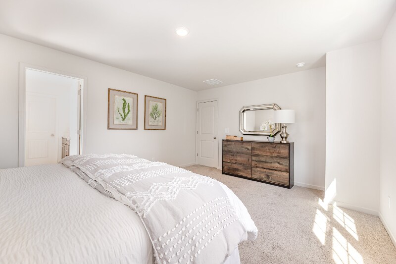 Building Photo - 6845 Doral Dr