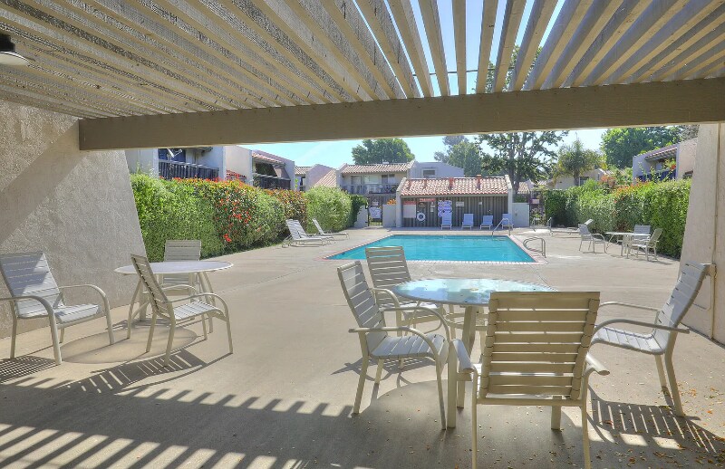 Building Photo - 5518 Armitos Ave