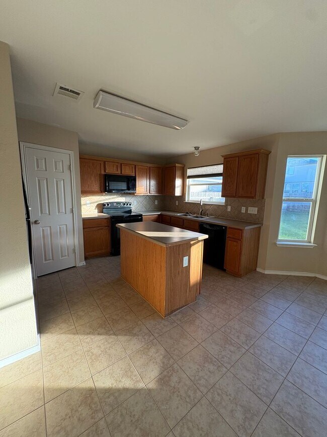 Building Photo - AVAILABLE NOW