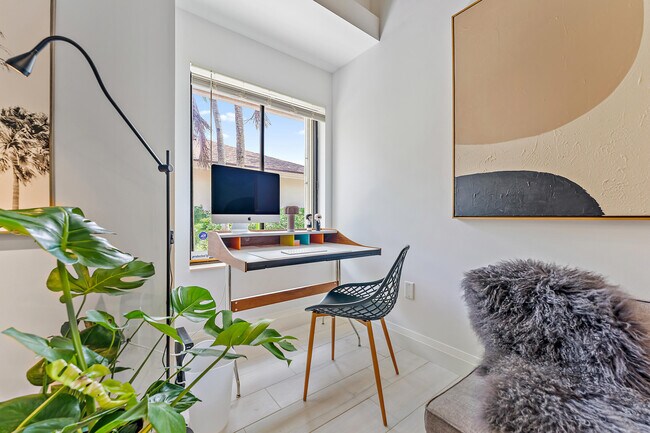 Building Photo - 125 Harbourside Cir