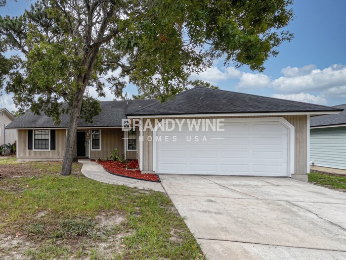 Building Photo - 3363 Hampstead Dr