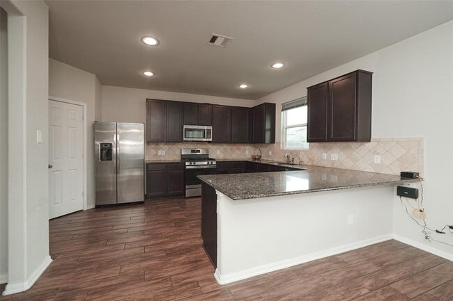 Building Photo - 3022 Bugatti Dr