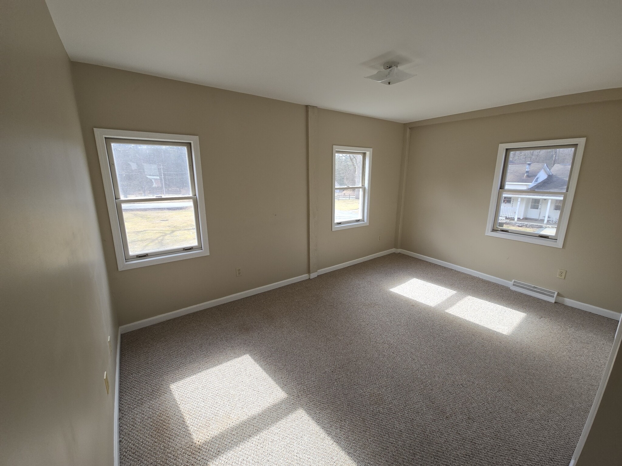 Building Photo - 52 Shelterwood Rd