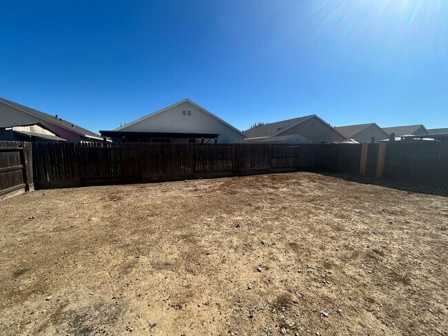 Building Photo - 518 Samuel Way