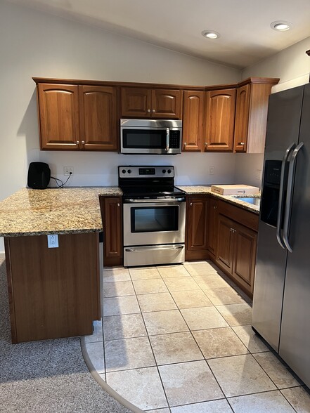 Kitchen - 69 Tiara Ct