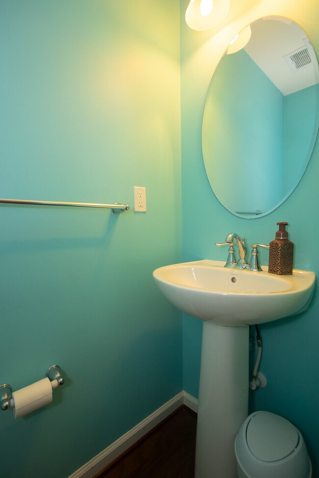 Building Photo - Exceptional 3-bedroom, 2.5-bathroom townhouse in the sought after community of The Villages at Cr...