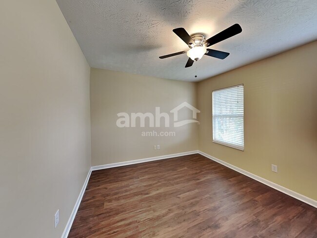 Building Photo - 4073 Sherbourne Dr