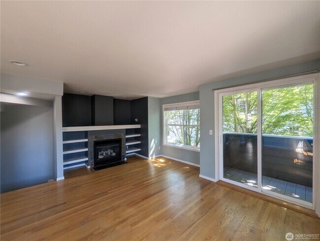Building Photo - 3bd/2.5ba Seattle Townhome