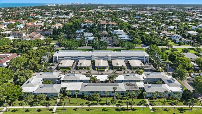 Building Photo - 636 Broad Ave S