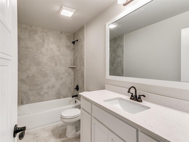 Building Photo - 2817 Bens Cir
