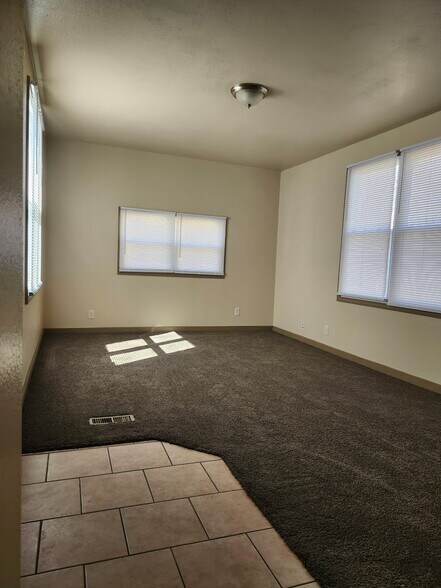 Building Photo - 4821 N 19th Pl